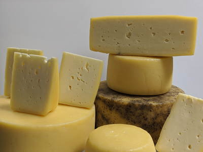 Lira Rossa Artisan Cheese 5